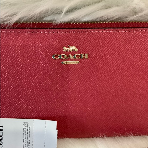 Coach C4451 Crossgrain Long Zip Around Wallet Wristlet Strawberry Haze - Picture 3 of 10
